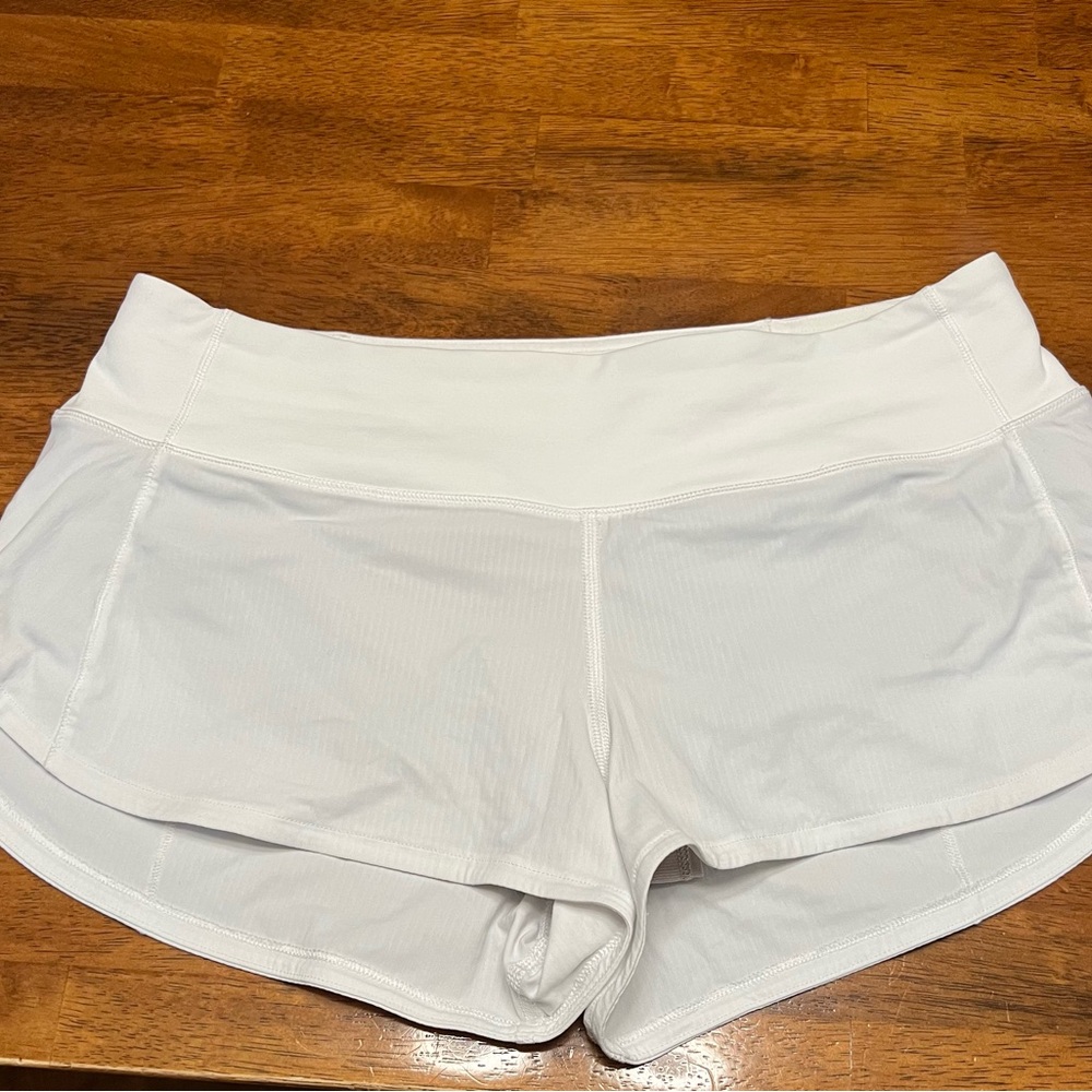 Lululemon Speed Ups 2.5” size 6 white